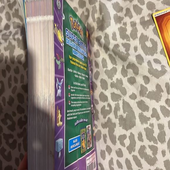 Pokémon book and cards - Picture 6 of 6